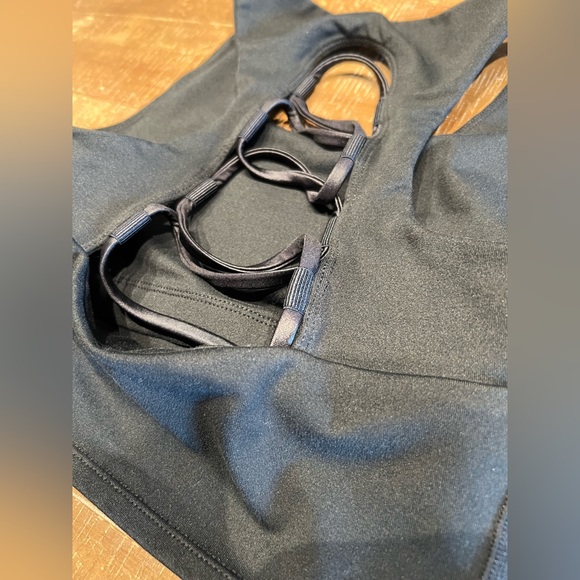 GOOD AMERICAN Crop Top - Picture 6 of 7